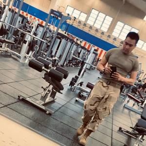 Meet your Posher, Javier el chino